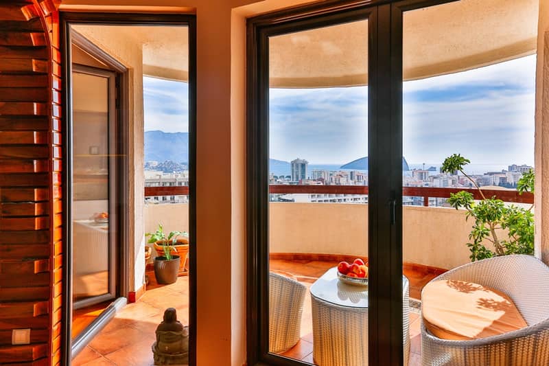 Spacious Three-Bedroom Duplex Apartment in Budva (Dubovica) — 156 m² — photo 4