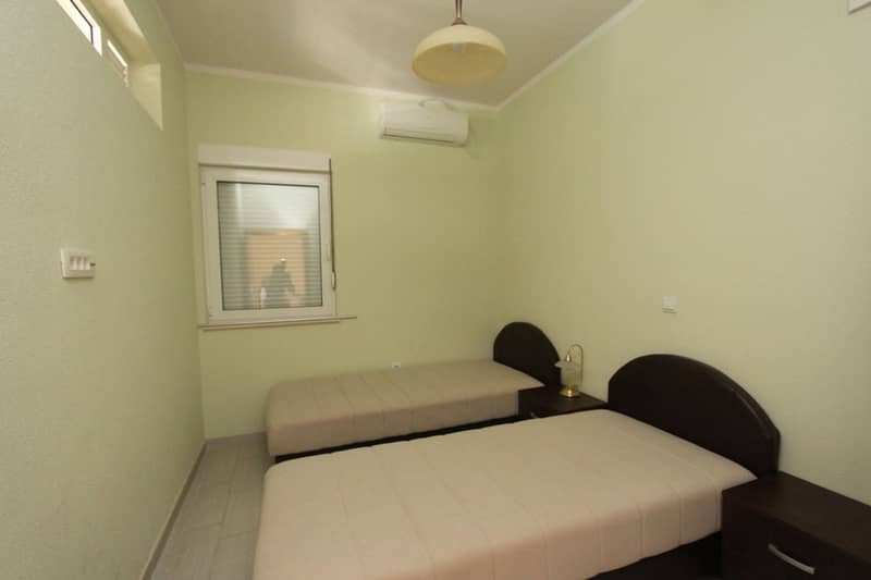 Apartment in Tivat — photo 4