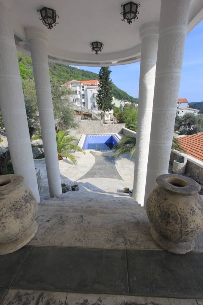 Bright Villa with Pool in Petrovac — photo 10