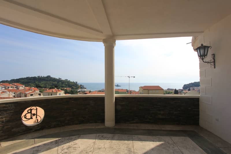 Bright Villa with Pool in Petrovac — photo 9