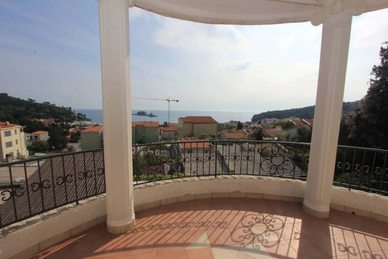 Bright Villa with Pool in Petrovac — photo 3