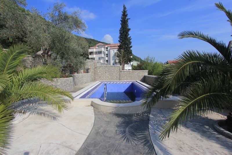 Bright Villa with Pool in Petrovac — photo 4