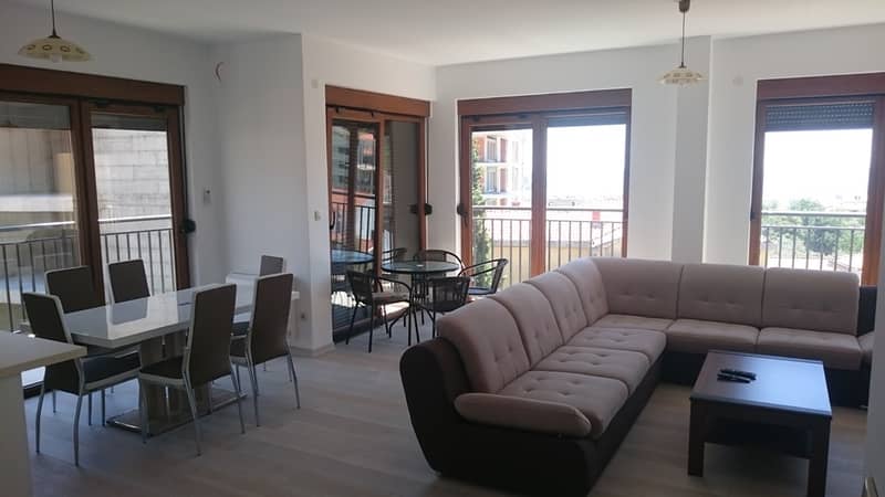 Spacious Apartment with Sea View — photo 3