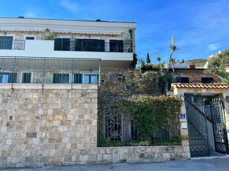 Apartment with panoramic sea view on the waterfront in Krašići — photo 11