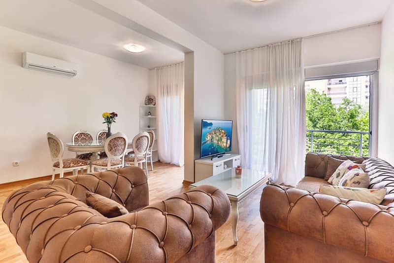 Luxurious three-room apartment with sea view — photo 2