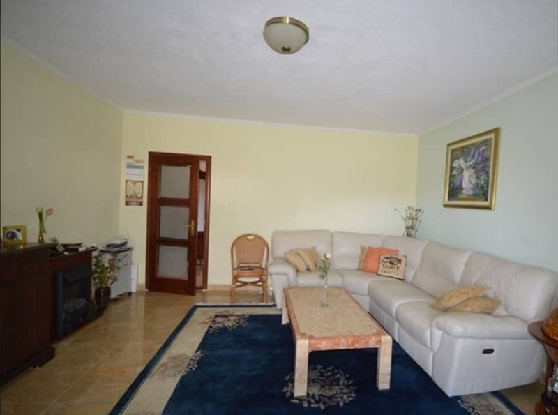 Large House in Sutorinu with Pool and Spacious Courtyard — photo 11