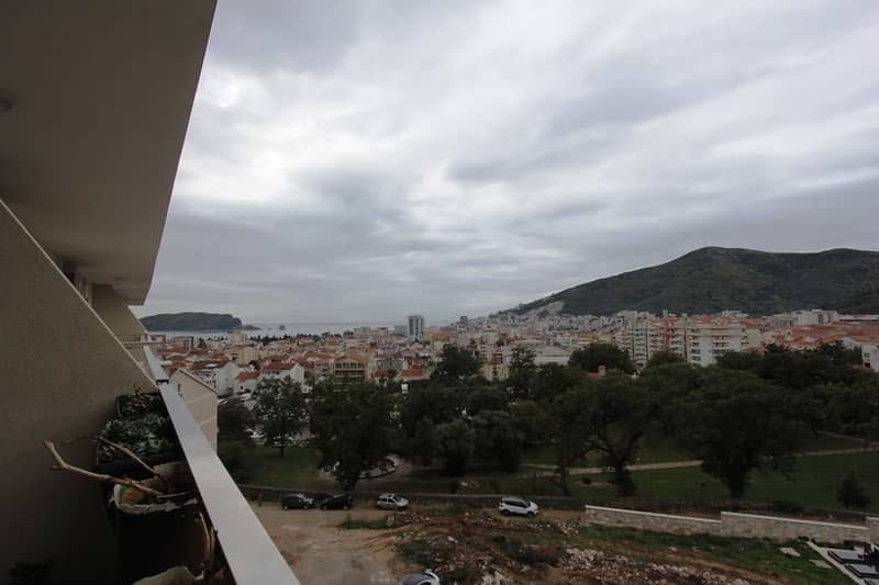 Apartment in Budva with city and sea views — photo 10