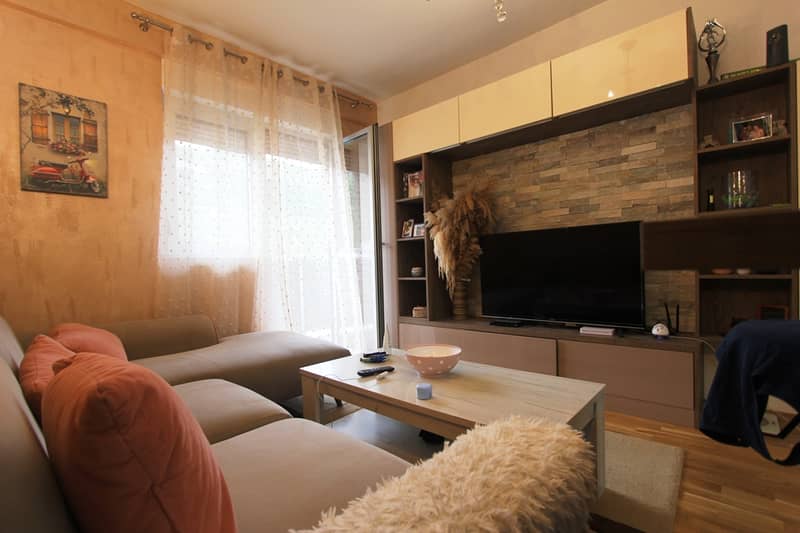 Apartment in Budva with city and sea views — photo 3