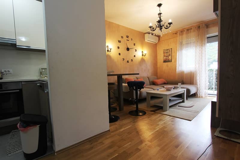 Apartment in Budva with city and sea views — photo 4