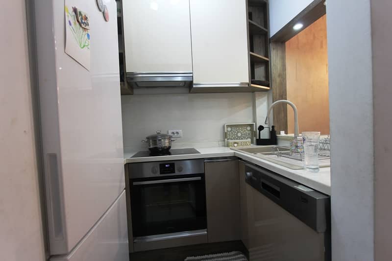 Apartment in Budva with city and sea views — photo 5