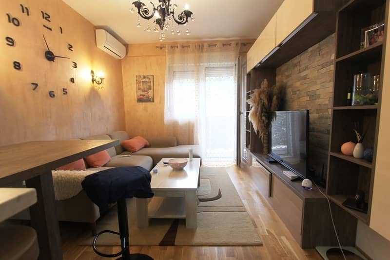Apartment in Budva with city and sea views — photo 2