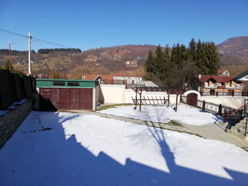 Three-story house in a mountain paradise in Kolašin — photo 28
