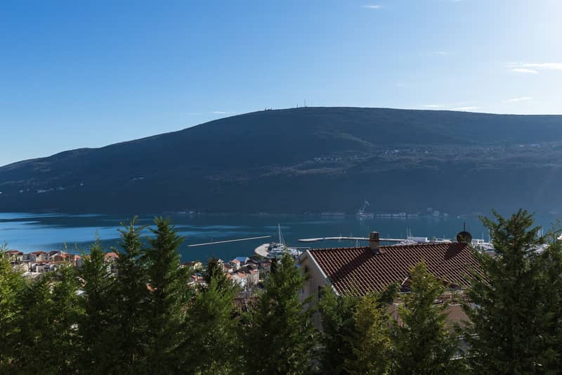 New Villas for Sale in Complex with Views of the Bay of Kotor — photo 25