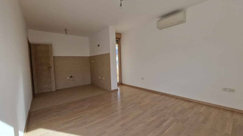 1-Bedroom and 2-Bedroom Apartments in Bečići — photo 4