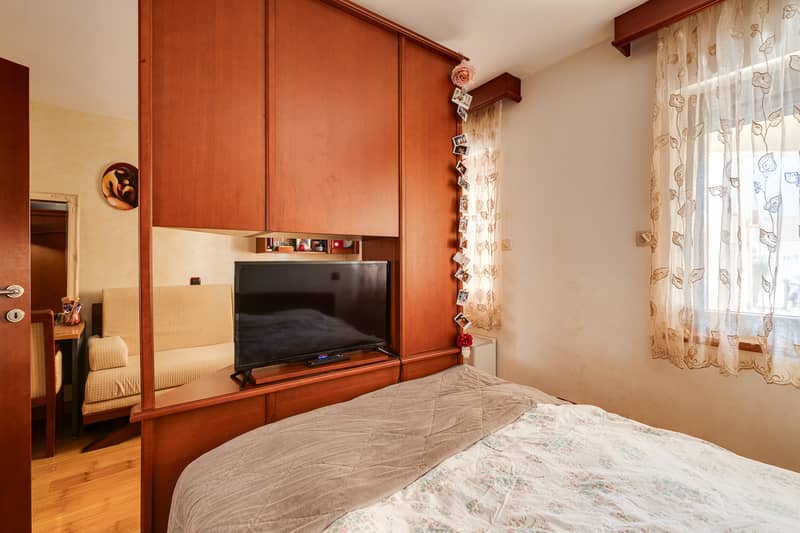 House in a quiet area of Budva with sea view — photo 6