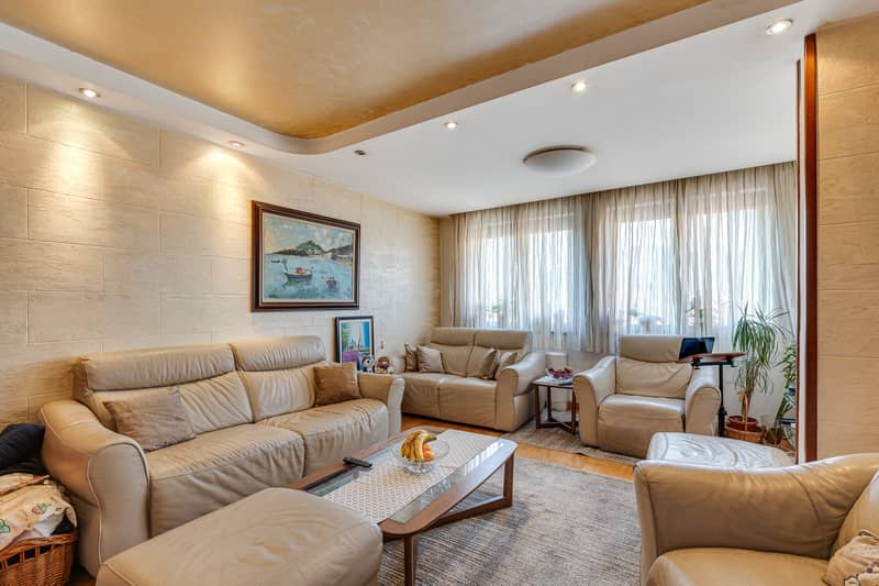 House in a quiet area of Budva with sea view — photo 2