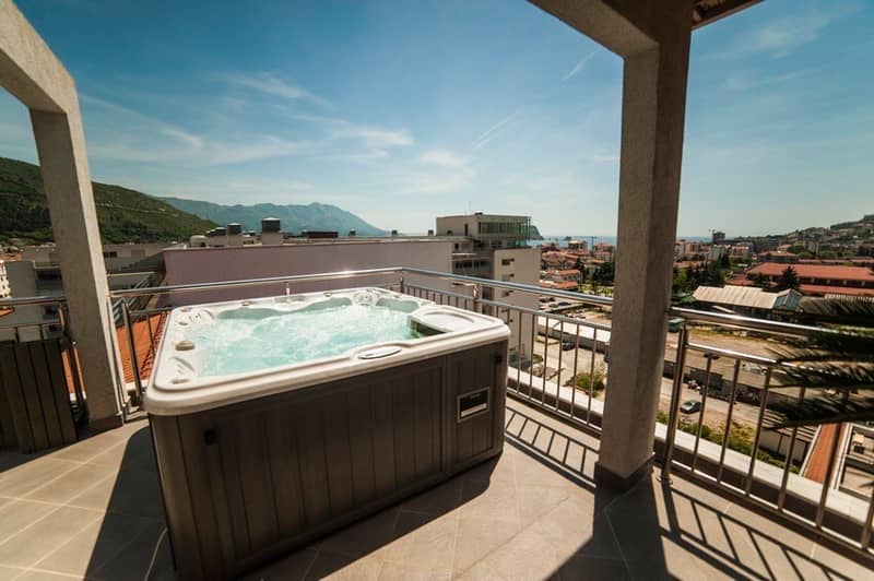 Penthouse in the heart of Budva with stunning city views — photo 2