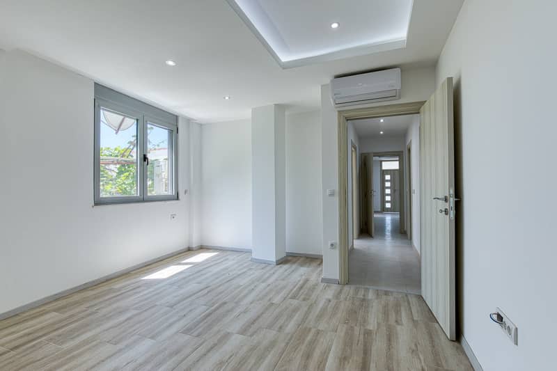 Penthouse in Ulcinj with sea view — photo 19