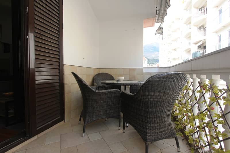 Two-Bedroom Apartment in Budva Close to the Sea — photo 10