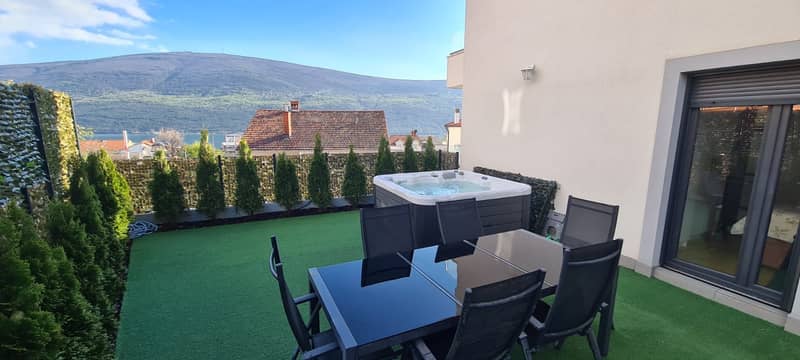 Nice apartment in Djenović with sea view — photo 2