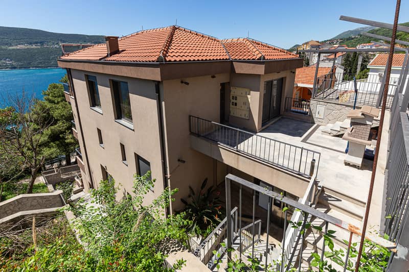 Excellent Villa in the Center of Herceg Novi — photo 37