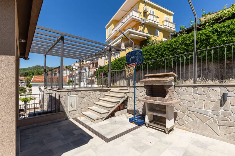 Excellent Villa in the Center of Herceg Novi — photo 33