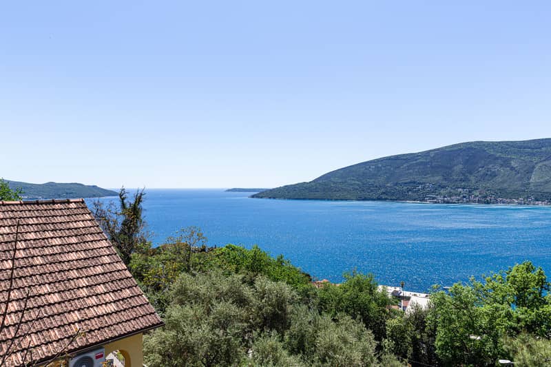 Excellent Villa in the Center of Herceg Novi — photo 30