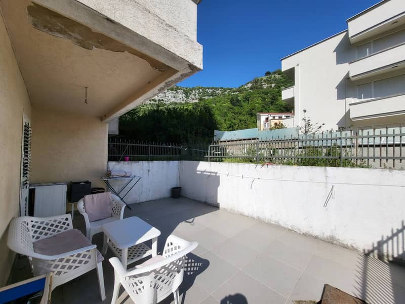 Apartment with spacious terrace in a quiet place in Budva — photo 9
