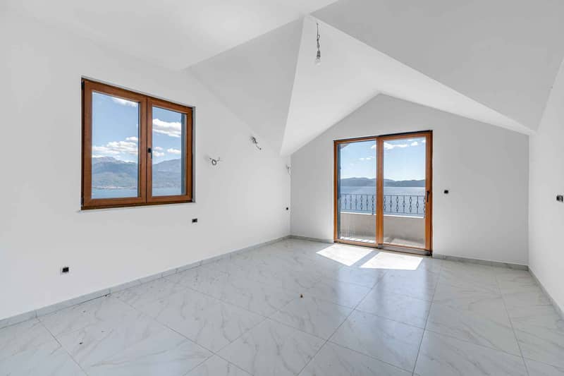 Spacious and bright apartments with panoramic sea view — photo 23