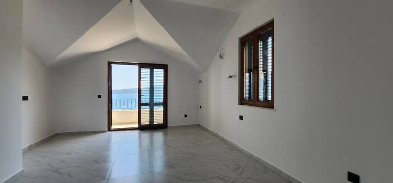 Spacious and bright apartments with panoramic sea view — photo 18