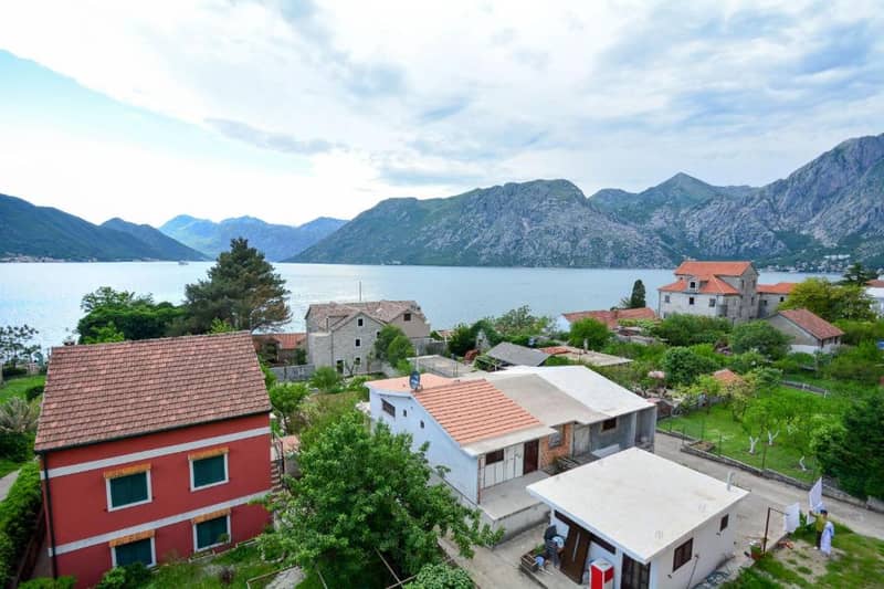 Hotel Near the Sea in Kotor — photo 2