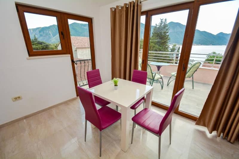 Hotel Near the Sea in Kotor — photo 9