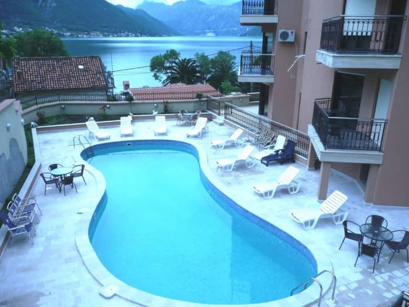 Three-Room Apartment in Complex with Pool in Dobrota — photo 3