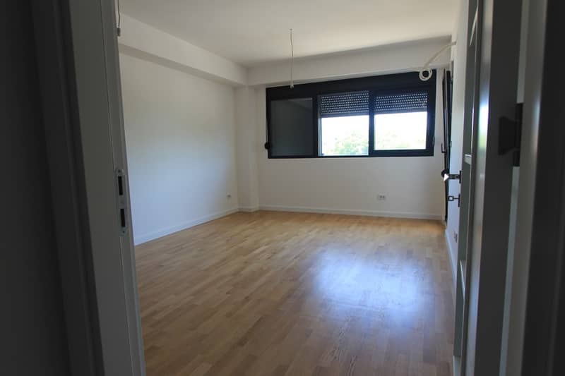 Apartments in a New Complex by the Sea in Tivat — photo 4