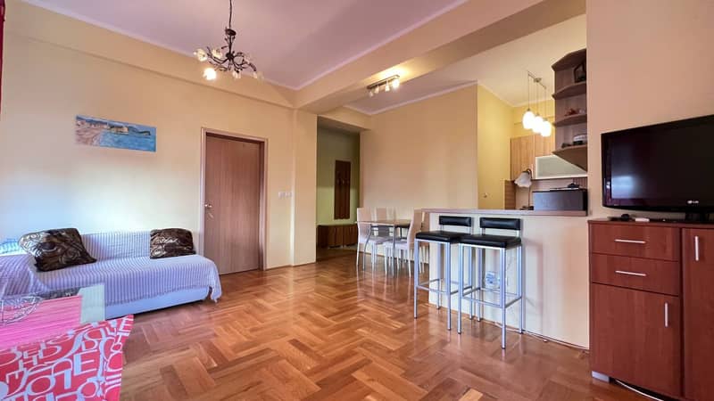 Two-Bedroom Apartment in House with Pool in Budva — photo 2