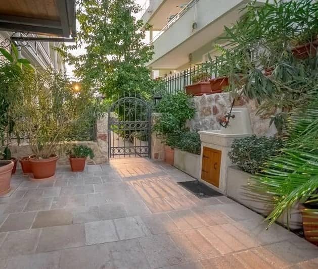 Two-Bedroom Apartment in Herceg Novi Close to the Sea — photo 7