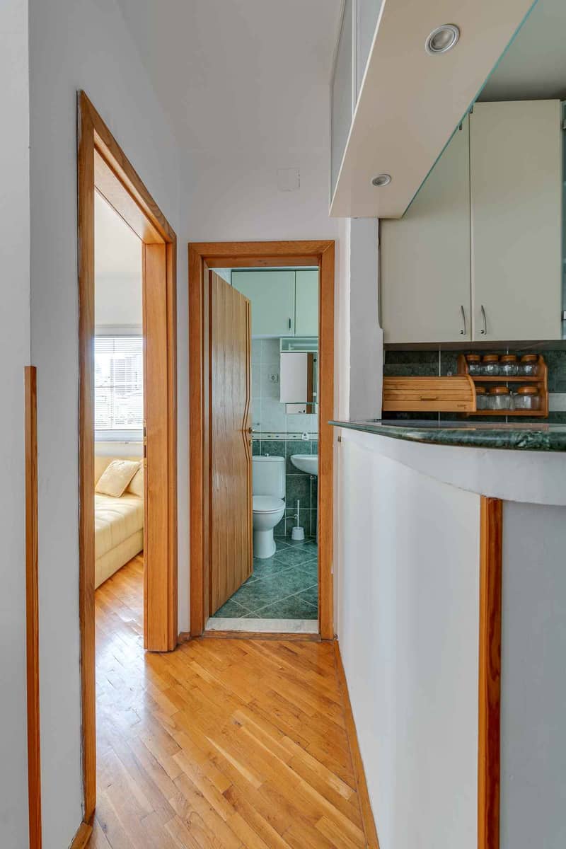 One-Bedroom Apartment in Rafailovici Near the Sea — photo 14