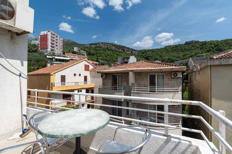 One-Bedroom Apartment in Rafailovici Near the Sea — photo 9
