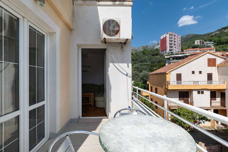 One-Bedroom Apartment in Rafailovici Near the Sea — photo 10