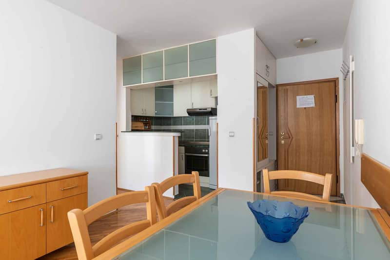One-Bedroom Apartment in Rafailovici Near the Sea — photo 6
