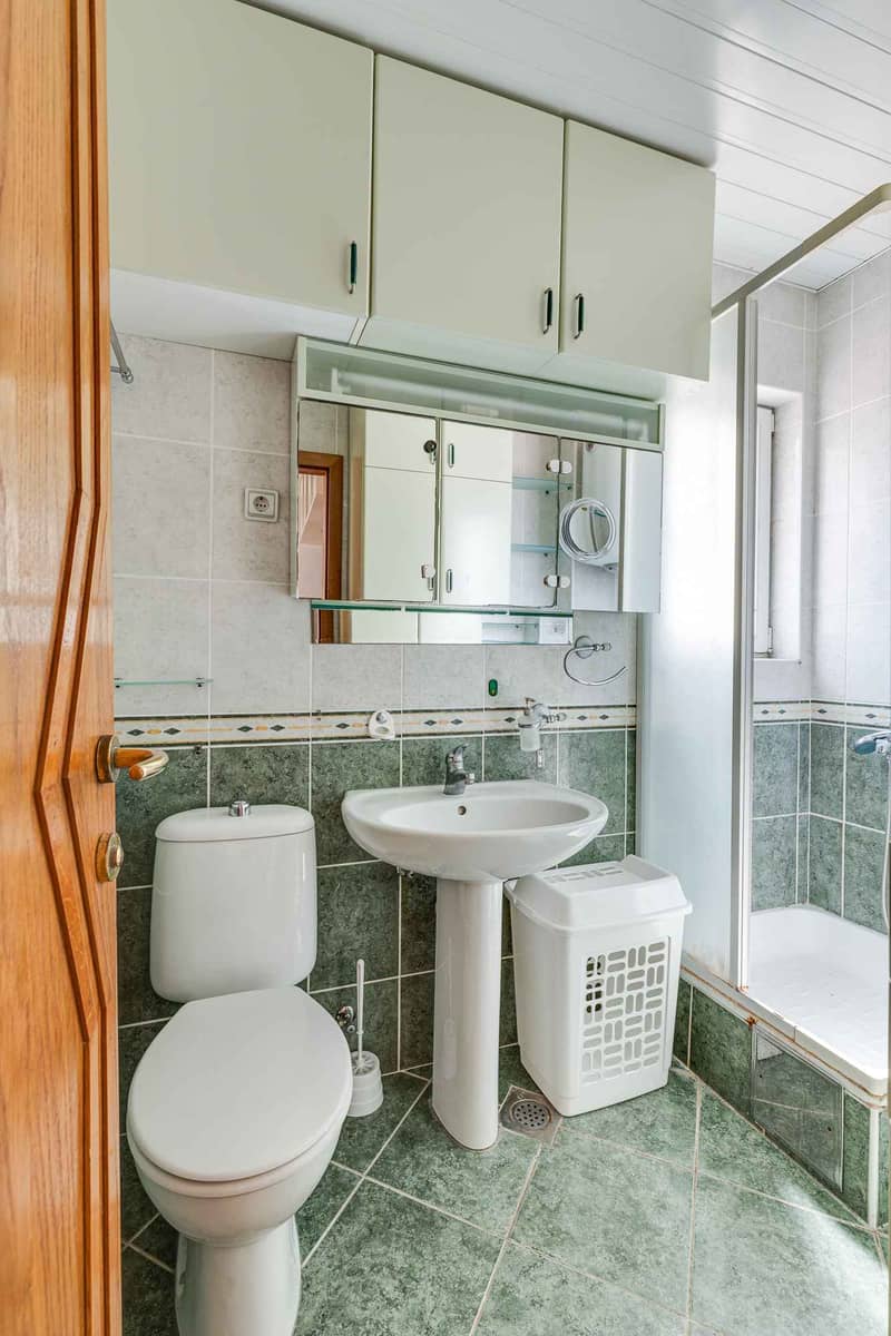 One-Bedroom Apartment in Rafailovici Near the Sea — photo 15