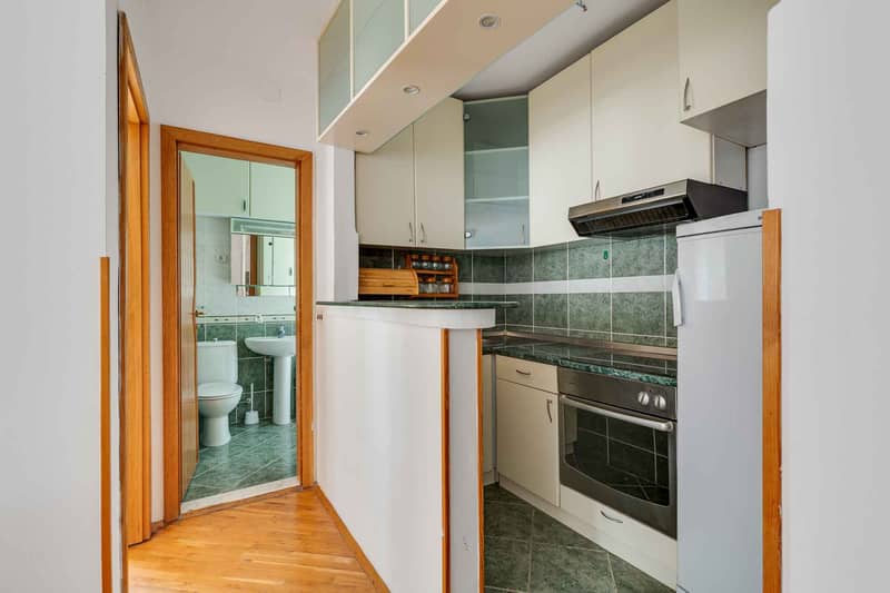 One-Bedroom Apartment in Rafailovici Near the Sea — photo 7