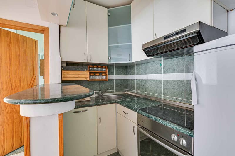 One-Bedroom Apartment in Rafailovici Near the Sea — photo 13