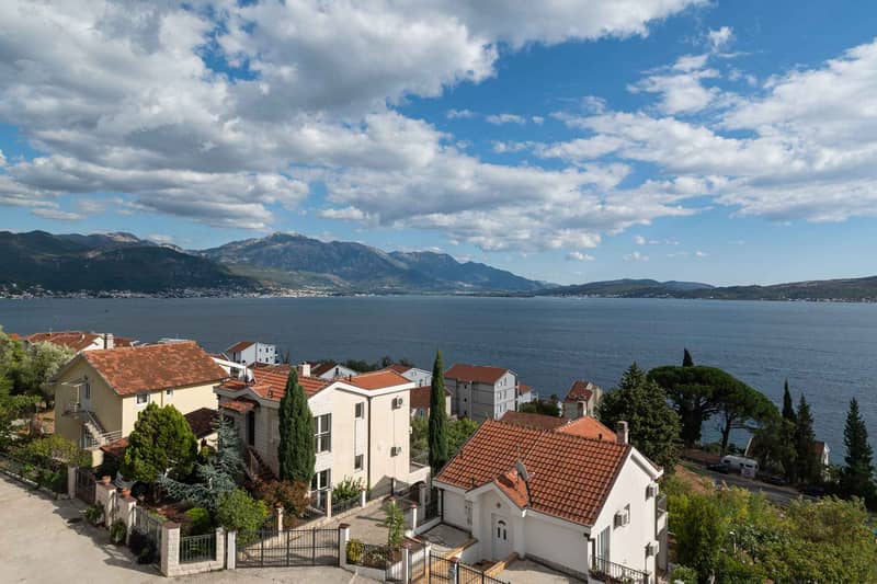 For sale: apartment in Herceg-Novi with sea view — photo 38