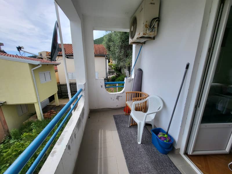 Three-bedroom apartment in Petrovac in a quiet area within walking distance of the beach — photo 11