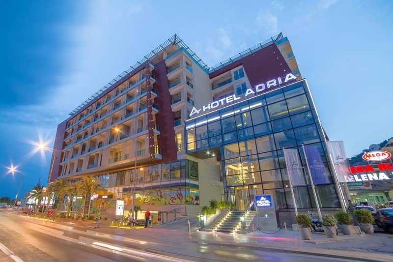 Современное офисное помещение в TQ Plaza Budva с видом на море — фото 9