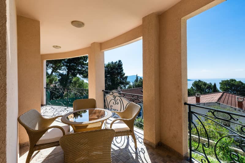 Modern Villa in Šušanj with Beautiful Sea View — photo 12