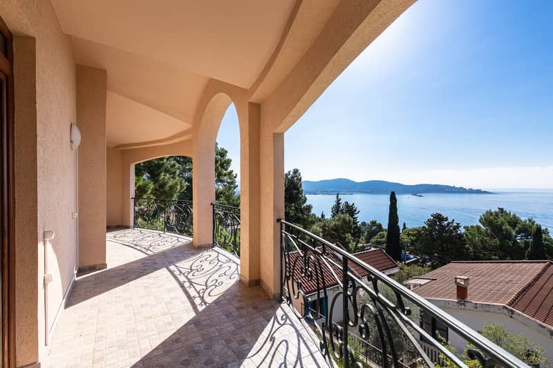 Modern Villa in Šušanj with Beautiful Sea View — photo 28