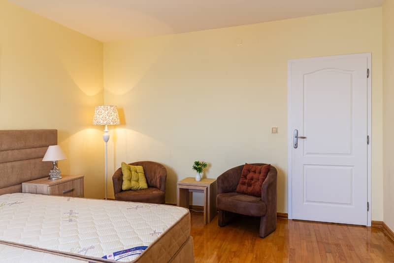 Spacious two-level apartment with sea view in Sveti Stefan — photo 30