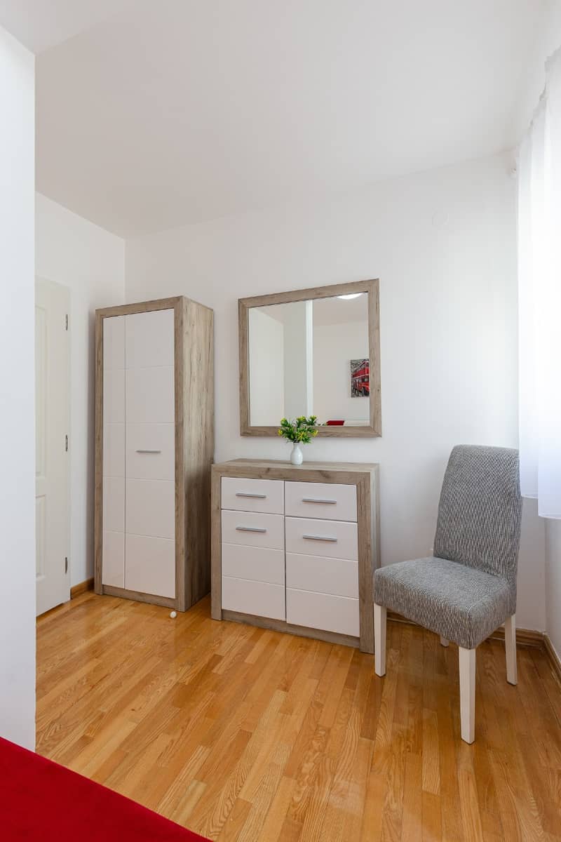Spacious two-level apartment with sea view in Sveti Stefan — photo 15